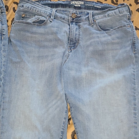 2 pair of size 12 stretch jeans - Picture 4 of 7